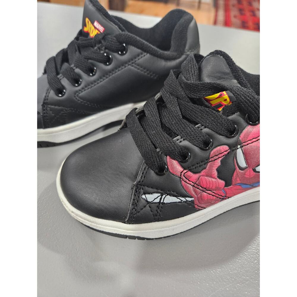 Heelys Spider Man HS10496 Shoes Kids 13 Black Red Wheels Sneakers roller shoes - Picture 3 of 6